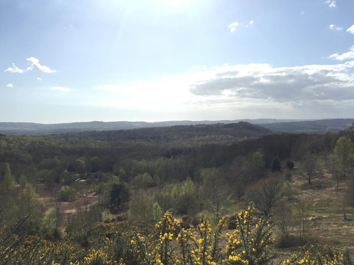 הוילה Linchmere The Tool Shed Nestled In Idyllic Countryside מראה חיצוני תמונה